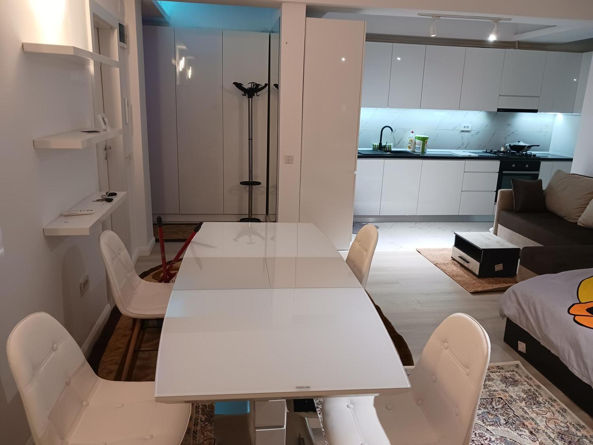 Myky Mouse Nu Primesc Santieristi Si Petrecareti Apartamento Bucareste Exterior foto