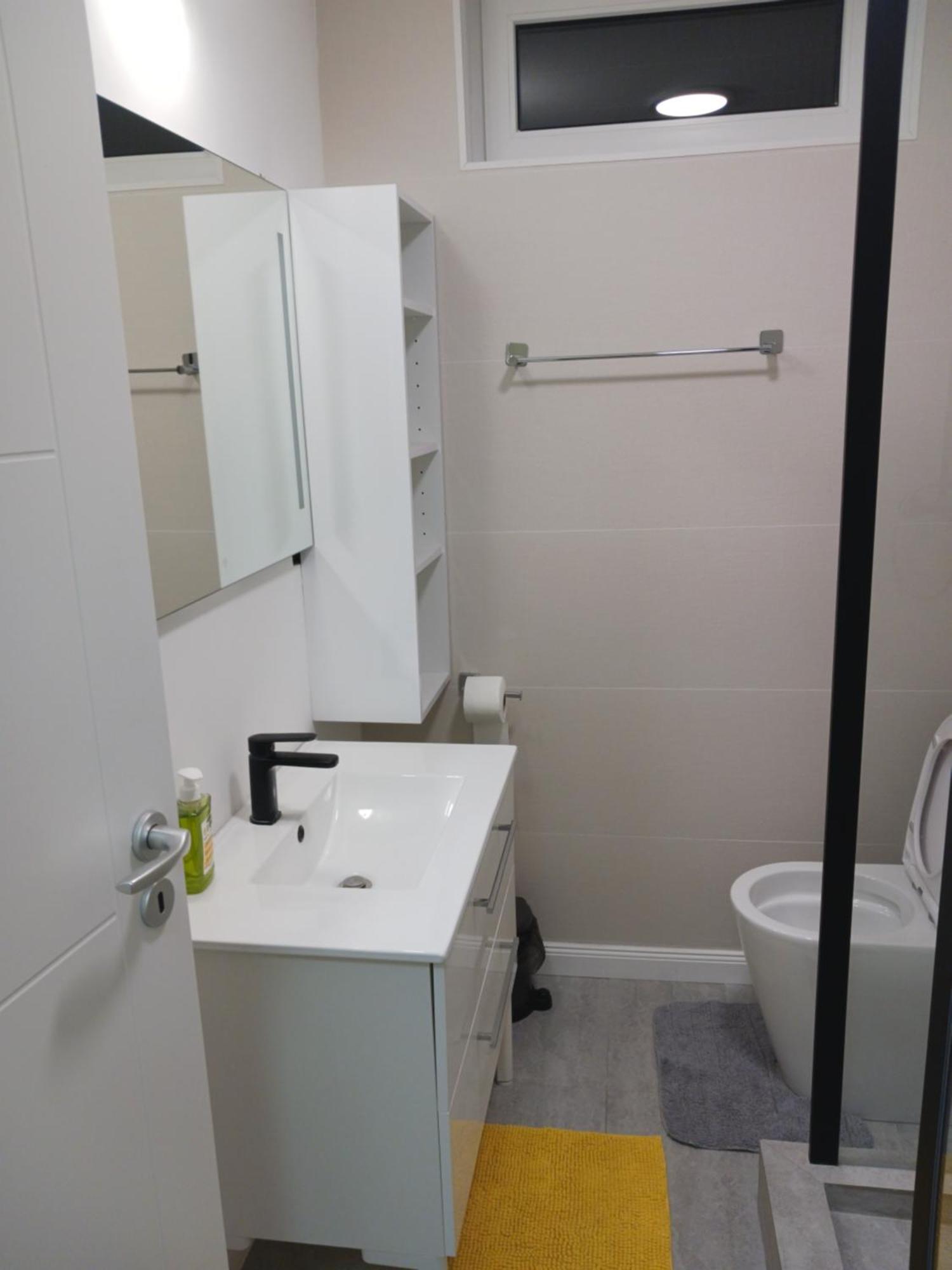 Myky Mouse Nu Primesc Santieristi Si Petrecareti Apartamento Bucareste Exterior foto